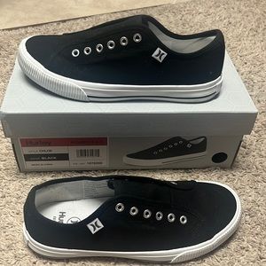 Hurley - Black slip on shoes - size 6.5